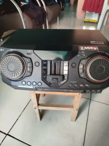 Som LG Cj87 2350w de potência R$ 300,00 reais.