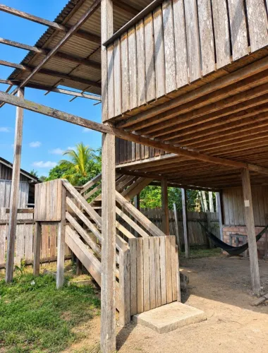 Casa com terreno 10x50m à venda por R$ 60 mil