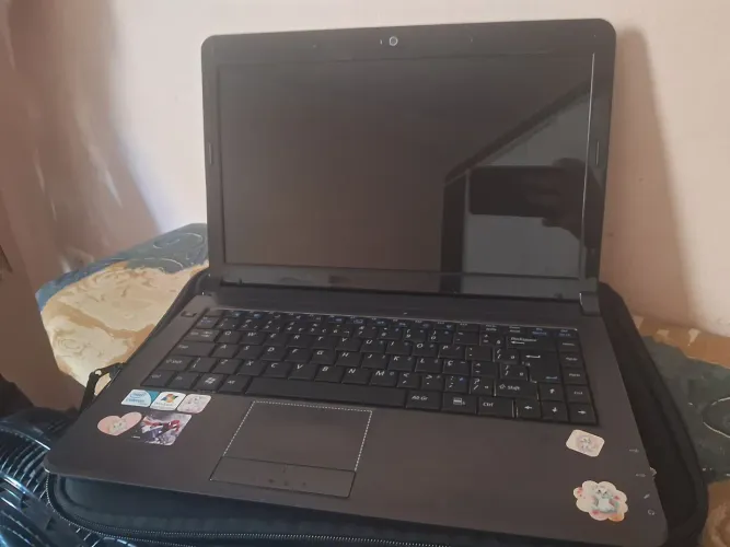 Vendo notebook positivo