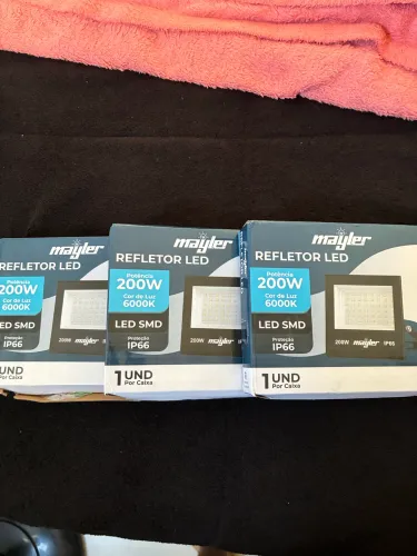 2 refletores 200w
