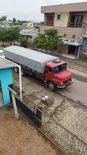 Veículo diferenciado pelo seu ano e estado que se encontra 