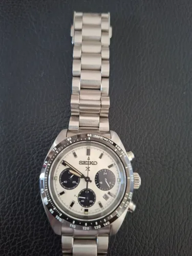 Relógio Seiko (Prospex) fundo na cor branca, comprado na Big Ben em set/25.