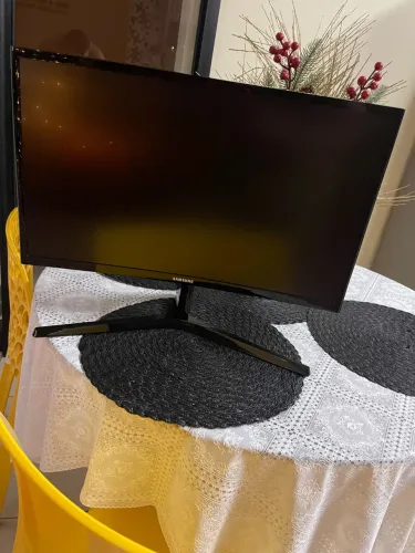 Monitor gamer Samsung CRG50 24 polegadas