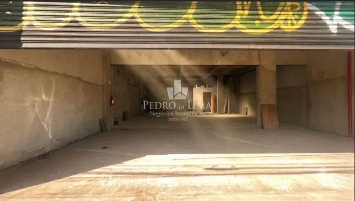 Salão Comercial na Vila Matilde com 160 m², 2 Banheiros e Excelente Fluxo