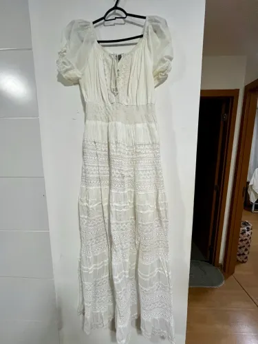 Vestido Branco com detalhes