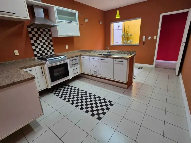 Casa 325m² 3 dorm. Jardim Emília, Sorocaba-SP