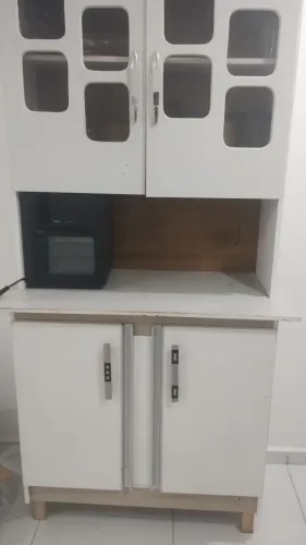 Armário de cozinha em madeira