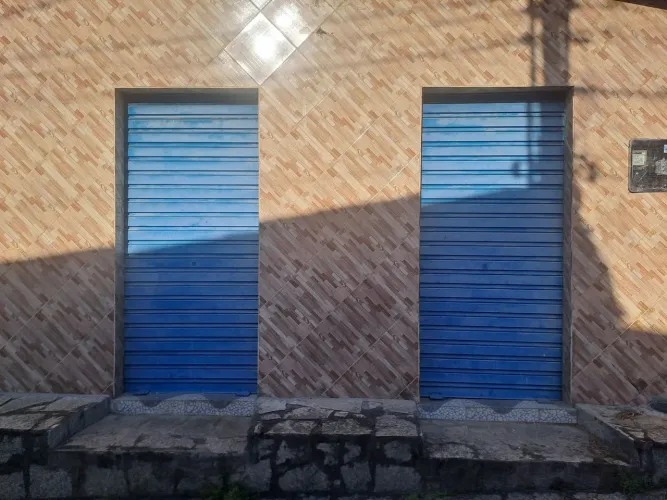 2 Porta de rolo semi nova