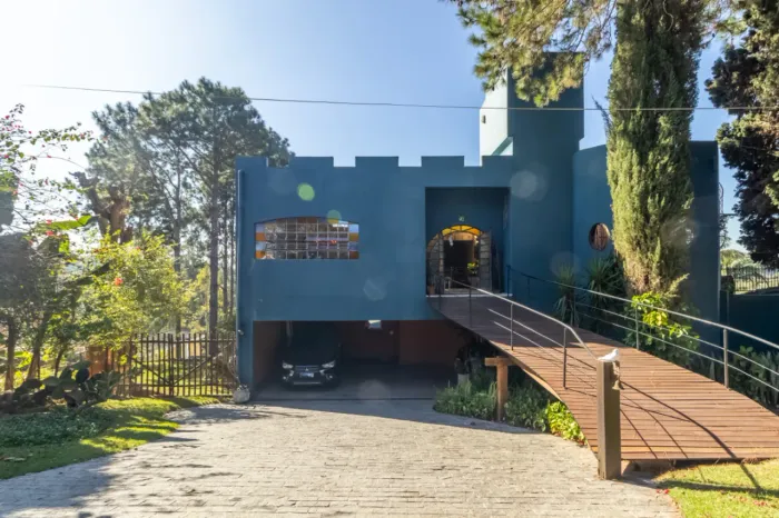 Casa no condomínio Nova Higienópolis para venda com 5 quartos, sendo 4 suítes, 670m²