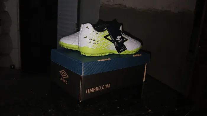 Chuteira Umbro