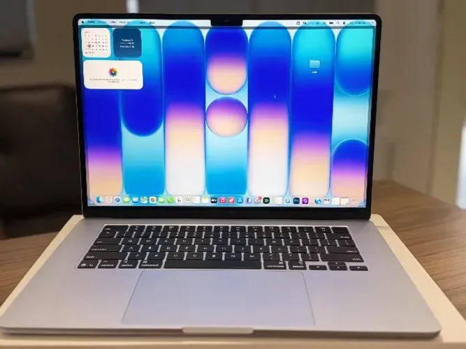 245 - MacBook Air M4 15" - Impecável! Saúde da bateria 100%! Na garantia Apple!