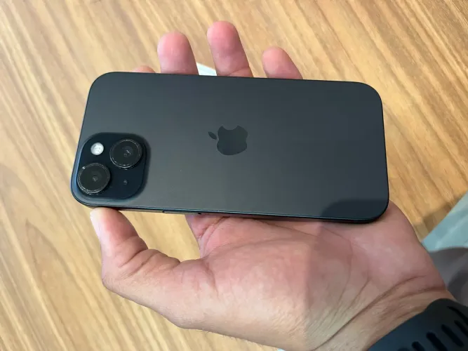 iPhone 15 1 ano de garantia