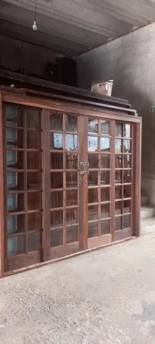 Portas de madeira. Imbuia e itauba 