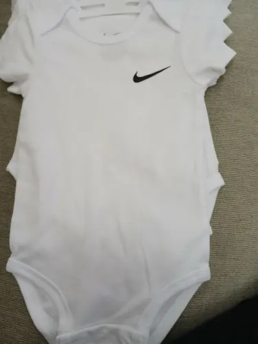 Body Nike Original 50 reais cada um.
