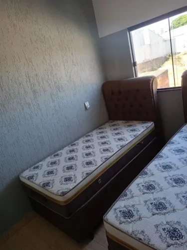 Cama solteiro com cabeceira