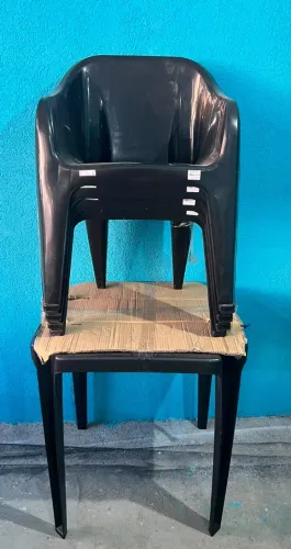 Kit 1 Mesa com 4 Poltronas Confort Luxo Preta Arqplast- Preto