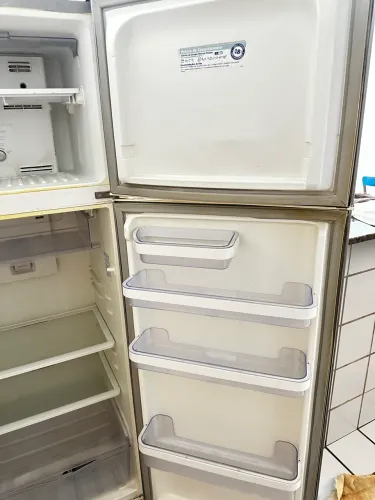 Geladeira Eletrolux 310Litros DF36A