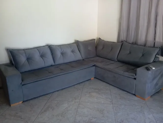 Sofá em L cinza
