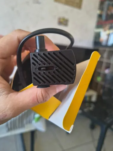 Bomba submersa aquário bivolt 110-220V