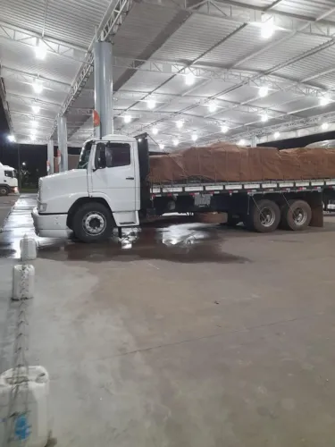 1418 Vendo ou troco por cavalinho volvo ou scania g 380 ou 420 pego carro popular..