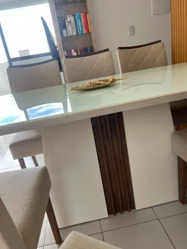 Mesa de Jantar em Laca com Tampo de Vidro + 6 Cadeiras