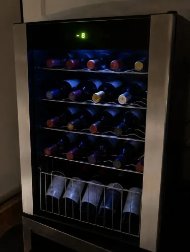 Adega Vinho GE 23 garrafas 