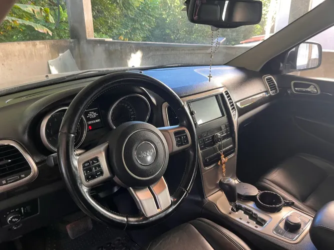 Jeep Grand Cherokee Laredo 3.6 4X4 V6 Aut. 2012