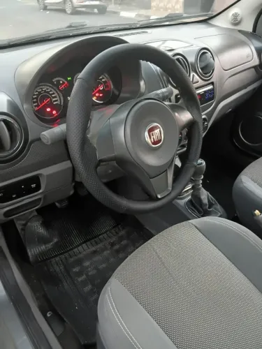 Fiat Palio Essence 1.6 Flex 16V 5P 2014