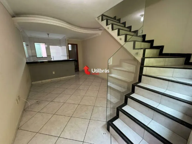 Excelente casa geminada com acabamento moderno no Minas Caixa.