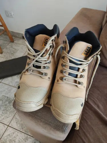 Bota trabalho nova