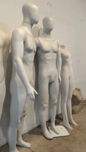 Manequins