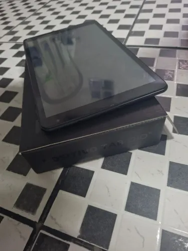 Tablet na caixa