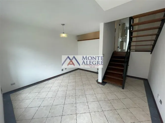 Sobrado à venda no Jardim Consórcio com 205 m² e 3 dormitórios/quartos disponíveis.