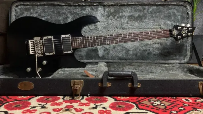 Guitarra Cort EVL K-4