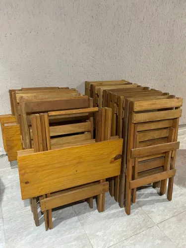 Mesas e cadeiras