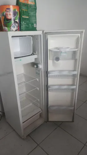 Geladeira de solteiro