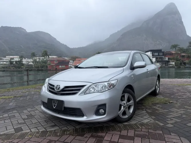 Toyota Corolla GLI 1.8 Flex 16V Aut. 2013