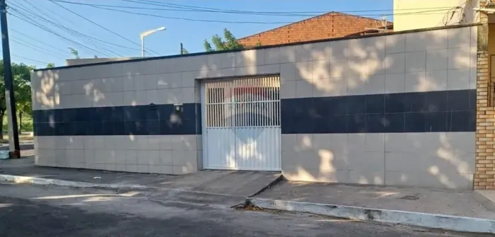 Casa Plana c/ 8,50x22=187m², 03 qts (01 suíte), varanda, sala, cozinha, wc social, área de