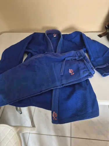 Kimono judô e jiu-jitsu azul