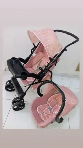 Carinho de bebê mais bebê conforto