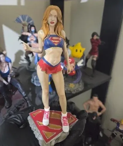 Supergirl DC Boneco Colecionaveis Action Figure