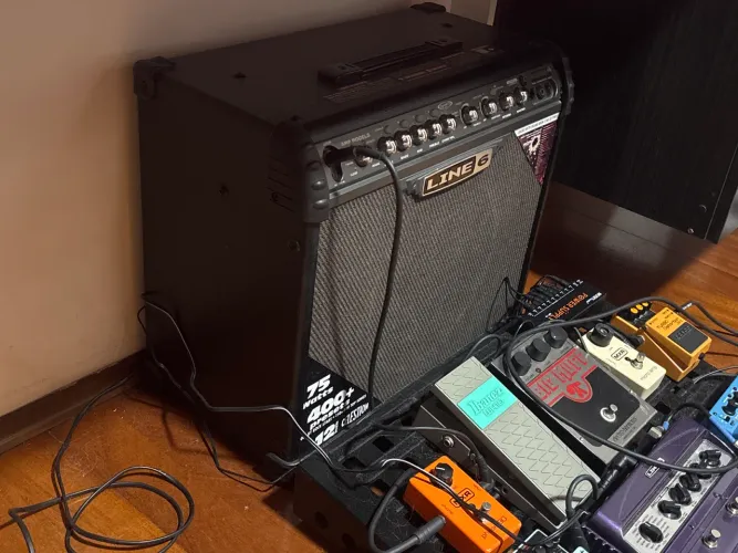 Amplificador + violão fender