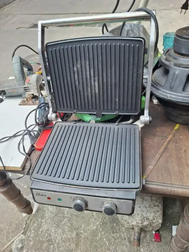 Grill / Chapa Elétrica Oster ? modelo Panini e Grill