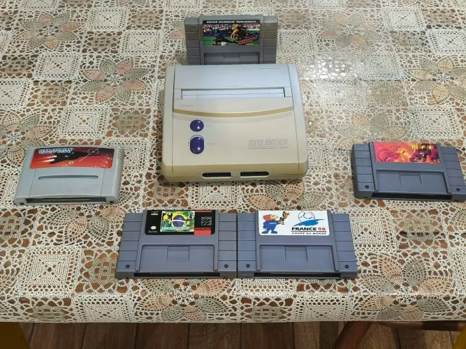Super Nintendo baby SNES + 5 jogos completo