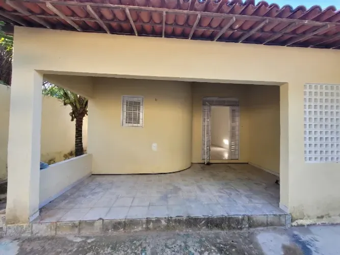 Casa Arejada e Espaçosa, 1 quarto, 47m² em Lagoa Redonda direto com Proprietário