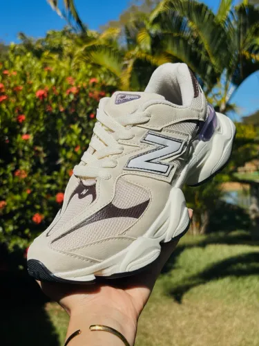Tênis New Balance 9060