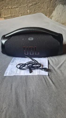 Vendo uma JBL BOOMBOX 3 com nota fiscal e carregador original