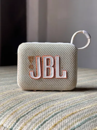 JBL go 4