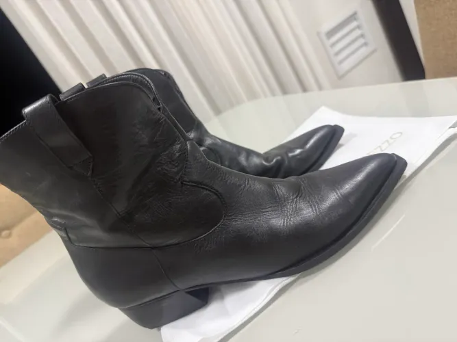 Bota Arezzo 38, Couro legítimo Preta