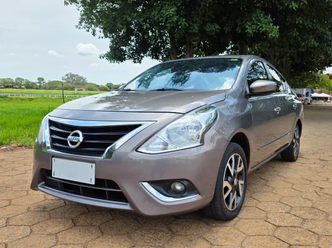 Nissan Versa SL 1.6 16V Flexstart 4P Mec. 2016